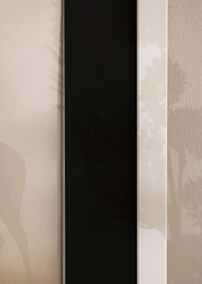 Compra Marco Stilren Dorado 30x40 cm - Paspartú Negro 18x27 cm aquí 