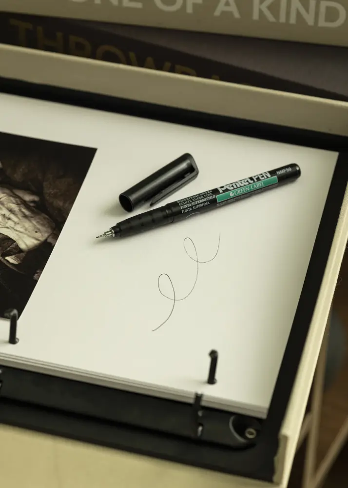 Pentel NMF50 - Negro Bolígrafo para álbum - 0,5 mm