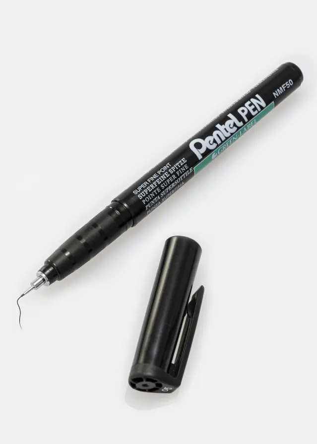 Pentel NMF50 - Negro Bolígrafo para álbum - 0,5 mm